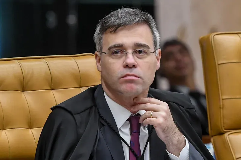 André Mendonça aponta “fortes indícios” sobre atuação do ex-presidente do BRB em favor de Daniel Vorcaro