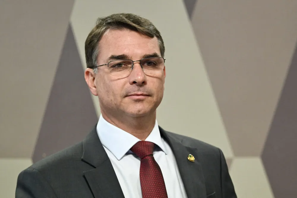 Pedido de prisão domiciliar para Bolsonaro chega ao STF