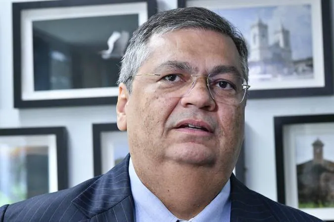 Decisão de Flávio Dino no STF reacende debate sobre punição a magistrados