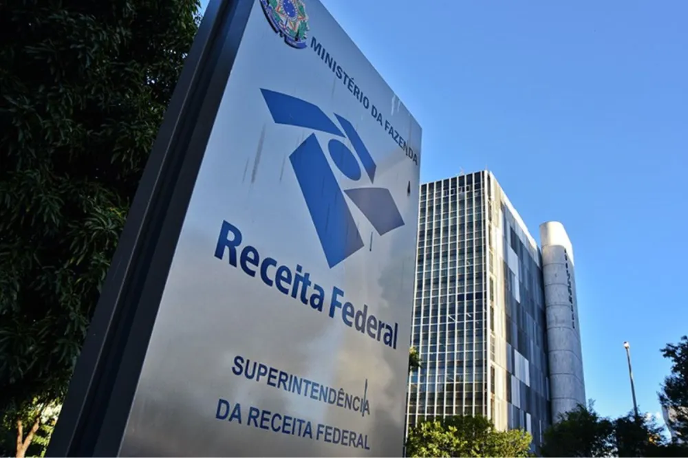 Receita Federal registra mais de 1 milhão de declarações no primeiro dia