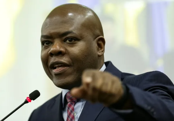 PGR denuncia ex-ministro Silvio Almeida ao STF por importunação sexual contra Anielle Franco