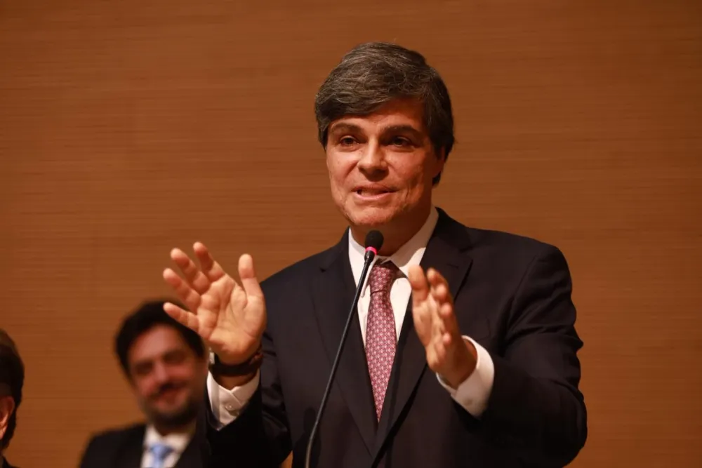 Presidente da OAB-SP pede apuração pela PGR sobre voos custeados por empresários e advogados com processos na Corte