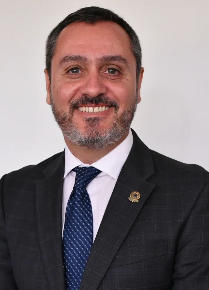 Convite da Câmara ao diretor-geral da PF amplia pressão por transparência institucional sobre custeio de viagens e relações com Vorcaro