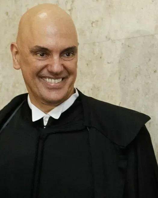Senador afirma que exigências impostas por Moraes dificultam compartilhamento de inteligência financeira com a comissão
